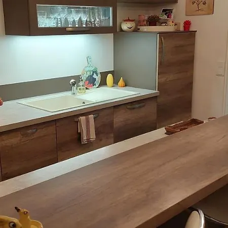 לינה וארוחת בוקר Etxe Laminak סיסטרון