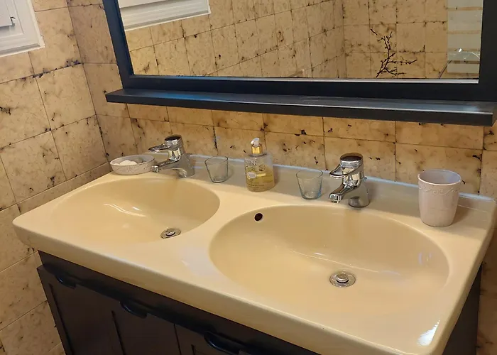 Bed & Breakfast Etxe Laminak